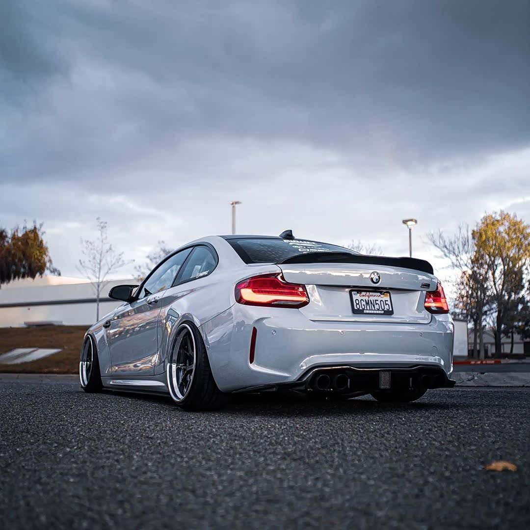 宝马m2改装的低趴造型最让人喜欢