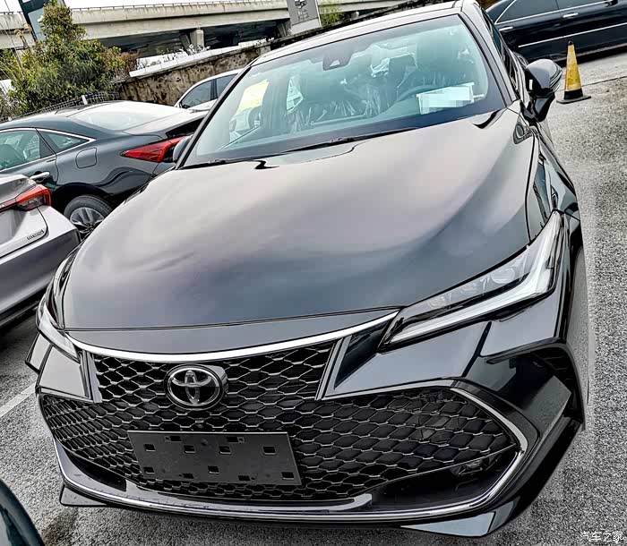 外观内饰小幅升级2022款丰田亚洲龙即将正式上市