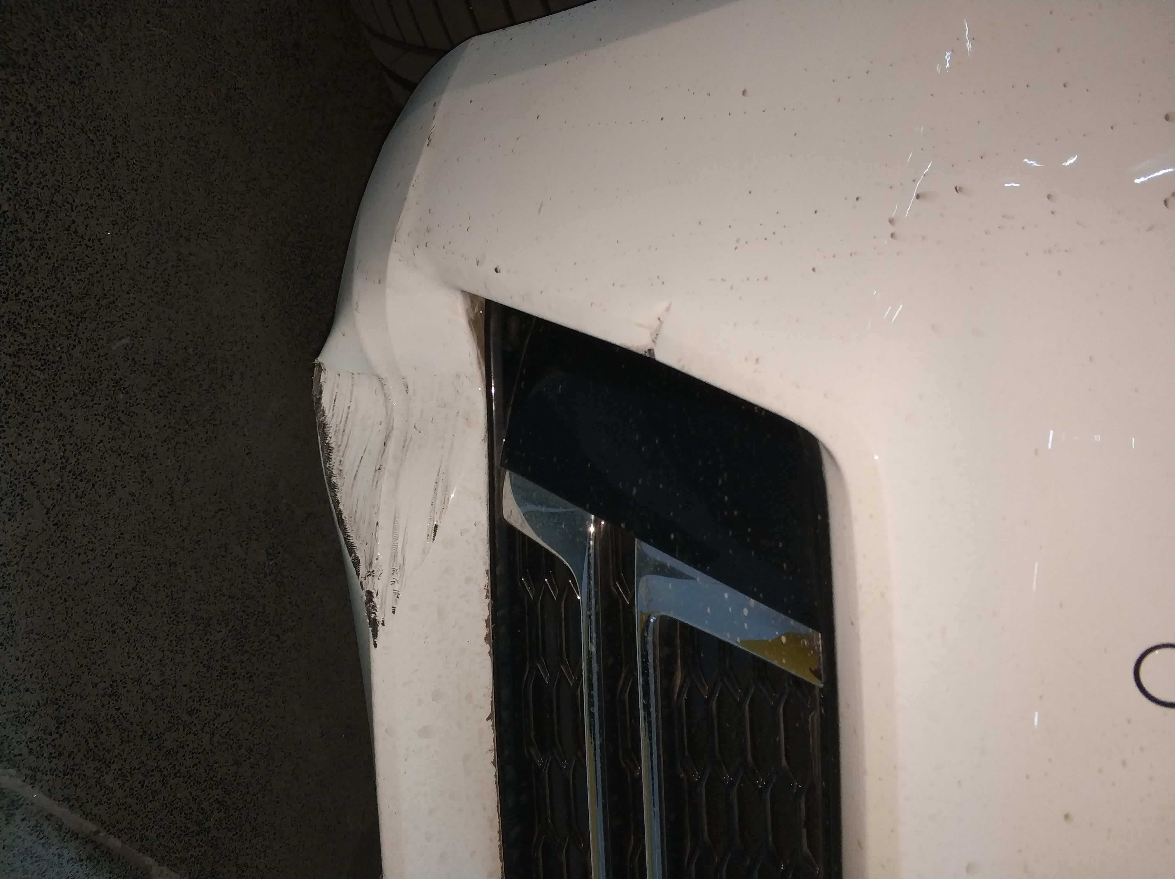 【图】新a4l前保险杠在路边撞了_奥迪a4l论坛_汽车之家论坛