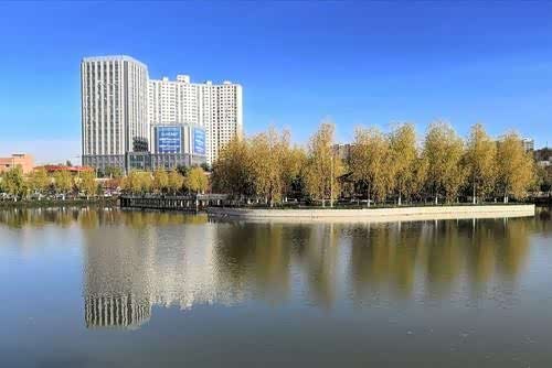 双城子古城是当地著名的一个古遗址气势雄浑