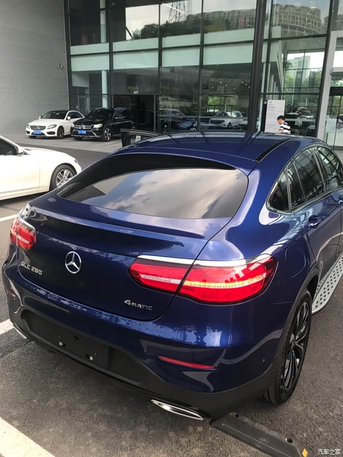 【图】glc260轿跑宝石蓝提车前的热身照._奔驰glc论坛_汽车之家论坛