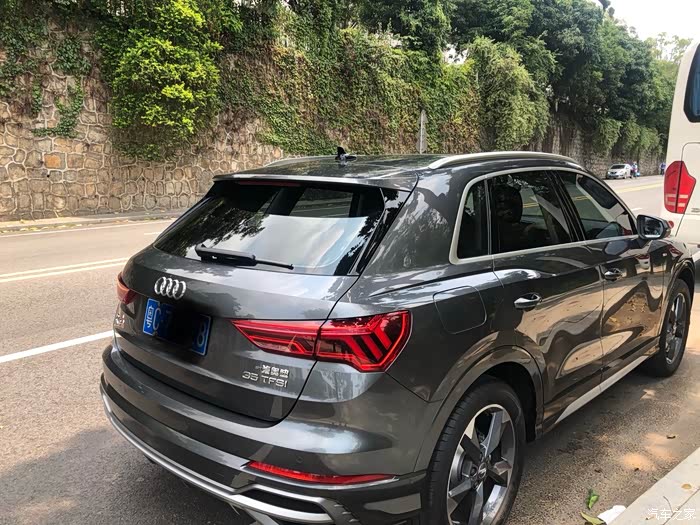 终于完成今年小心愿喜提奥迪q3天云灰