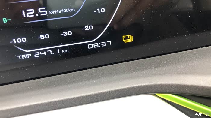 买回来一两个星期这个蓄电池灯亮坏了