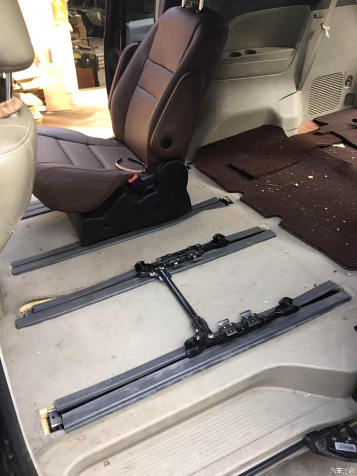 【图】m6中排座椅更换塞纳座椅_比亚迪m6论坛_汽车之家论坛