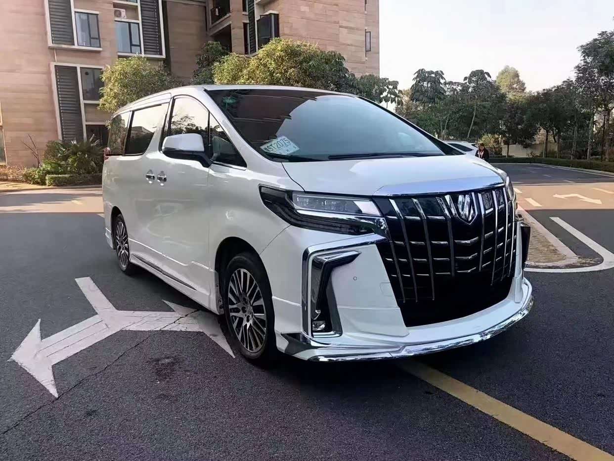 2020款丰田埃尔法v635大气尊贵动力强劲