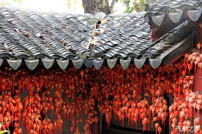 开cs55带着表妹自驾游南京鸡鸣寺求姻缘之旅