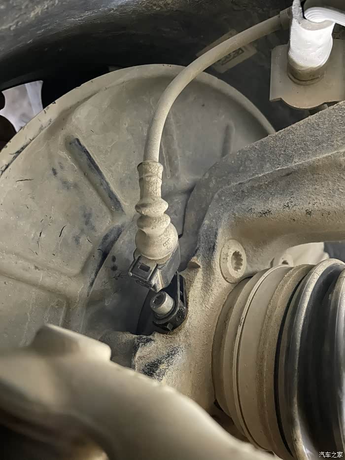 2018速腾16自舒自己动手更换轮速传感器