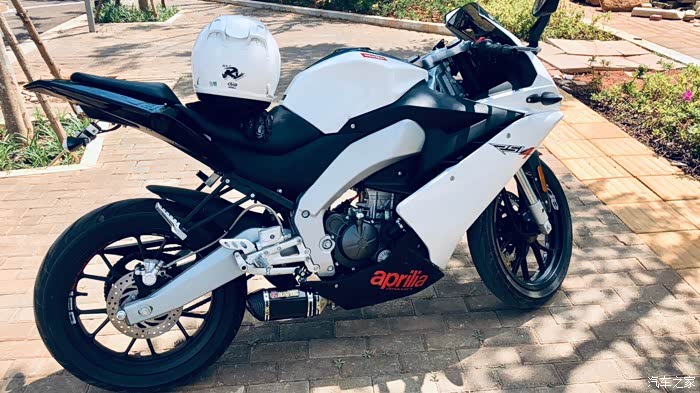 aprilia小排量gpr125写真第二季,顺便写点2000公里使用心得_摩托车