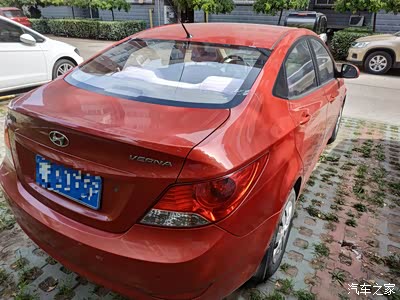 图片是反的,查了一下qysafety是山西利虎玻璃,也为为品牌车原装配套