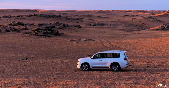 丰田5700在呼伦贝尔深秋