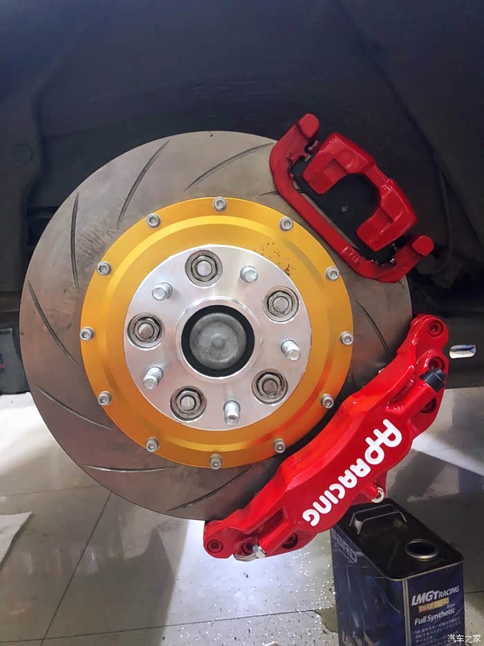 老马六改装后轮双卡钳原车叶子板扩小宽体