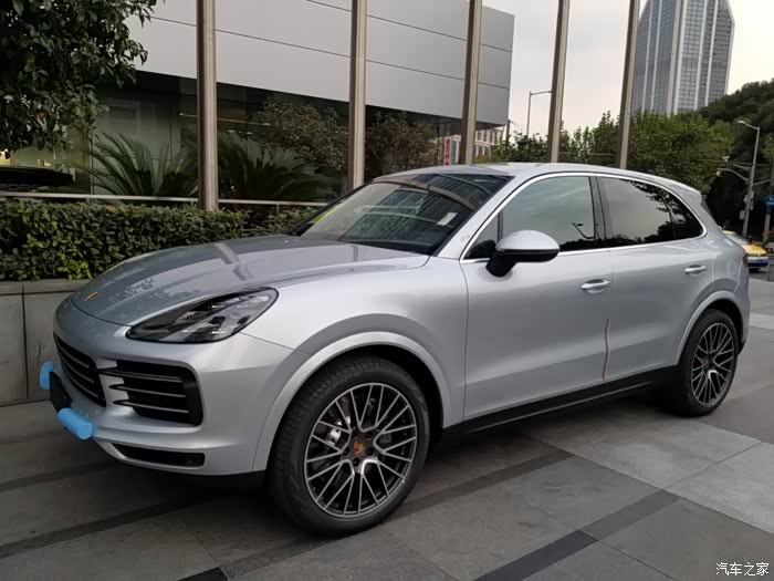 卡宴佬银色的实车有吗