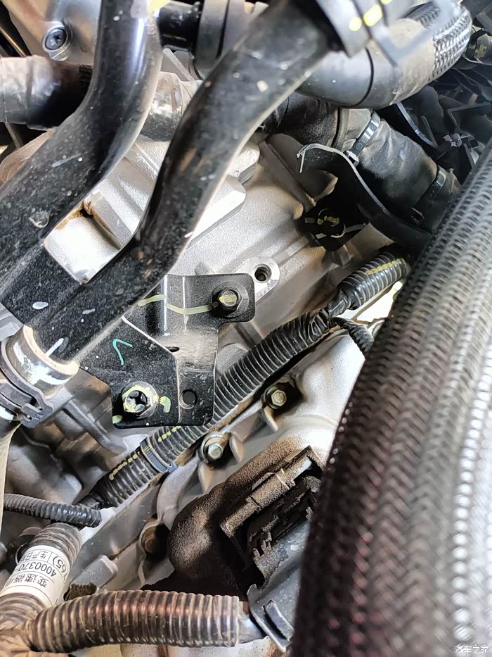 大家的逸动plus14t款变速箱插头渗油怎么处理