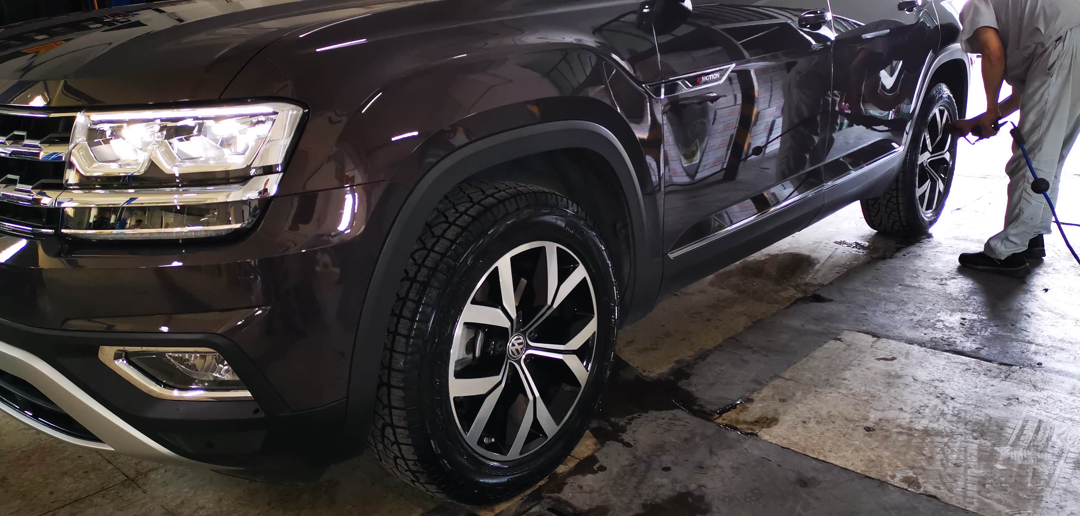 粗壮的花纹,均衡的轮胎功能表现,这才是途昂应有的素质