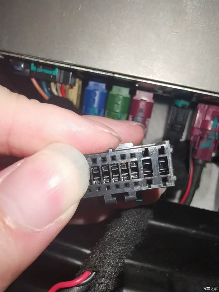 吉利博瑞ge中控喇叭主机是否有预留接口出来