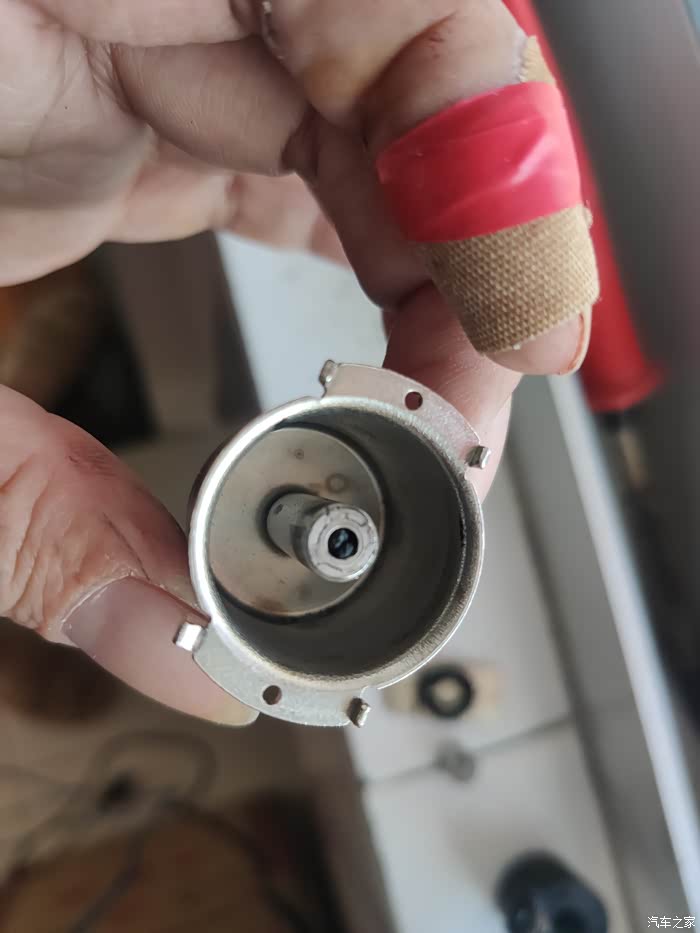 试着解剖修复碳罐电磁阀