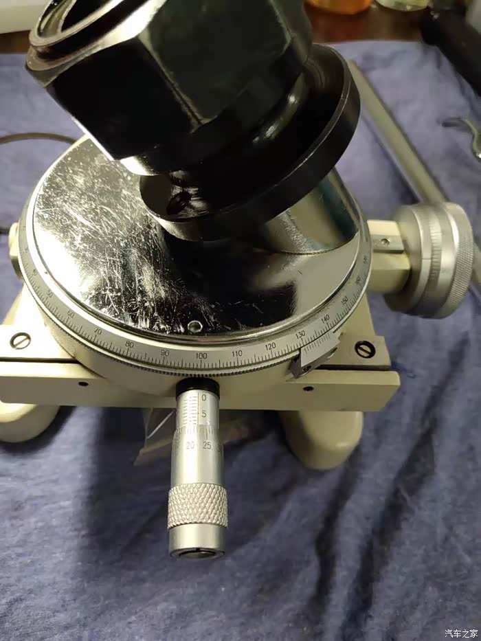 低倍镜下四球磨损的磨斑图