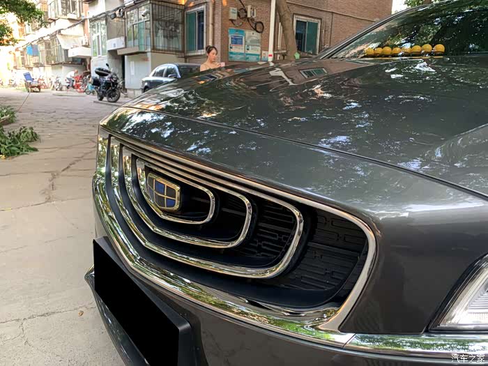 鲨鱼嘴,中网造型很大气