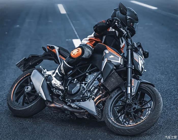 点击:>0|回复:>0摩托车论坛>新款凯越双缸街车321r上市,售价24800