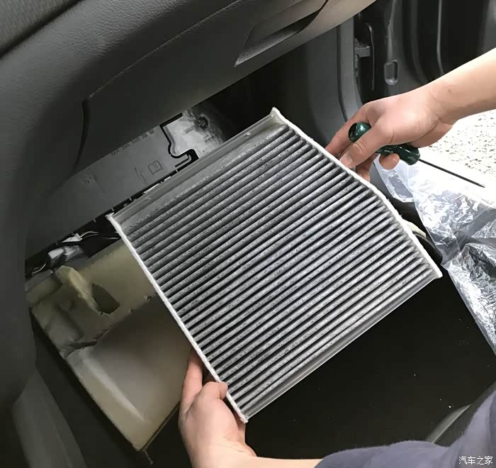 2017款奔驰gla200时尚型空气滤空调滤