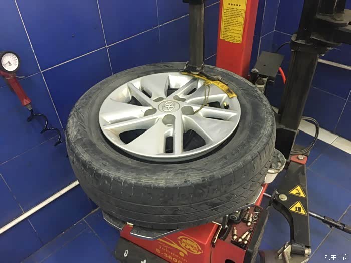 记录小卡卡第一次换轮胎(途虎养车)