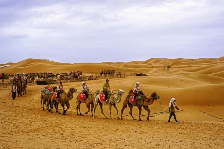 以前的商队现在的游客