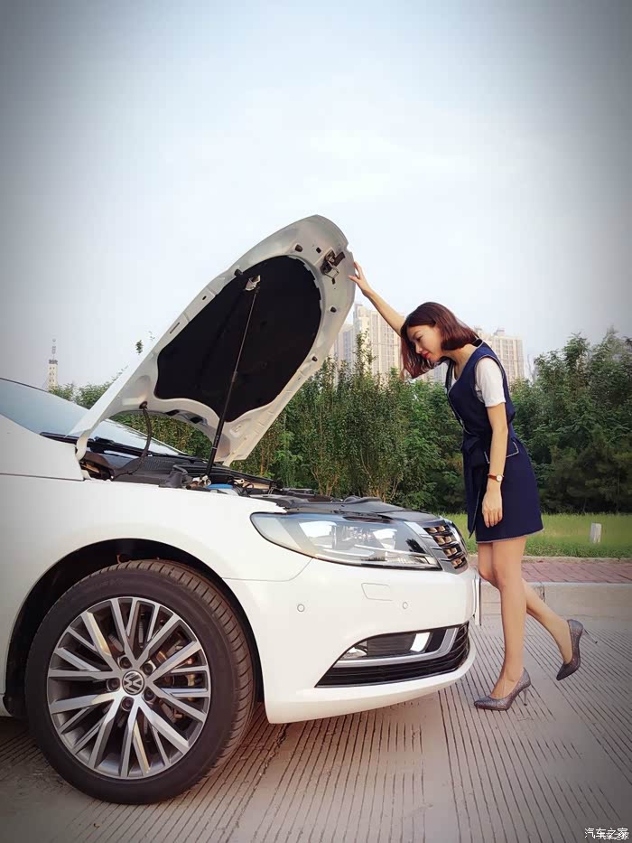 幸福甜蜜的汗水媳妇当车模