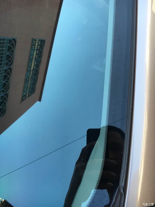 前档玻璃水渍水痕或腐蚀