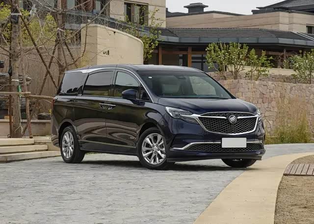 别克gl8 4座车型为旗舰车型外形方面更加霸气,更加的独特