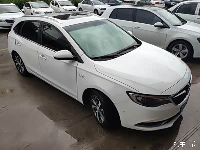 白色阅朗非常耐看,大雨疾驰