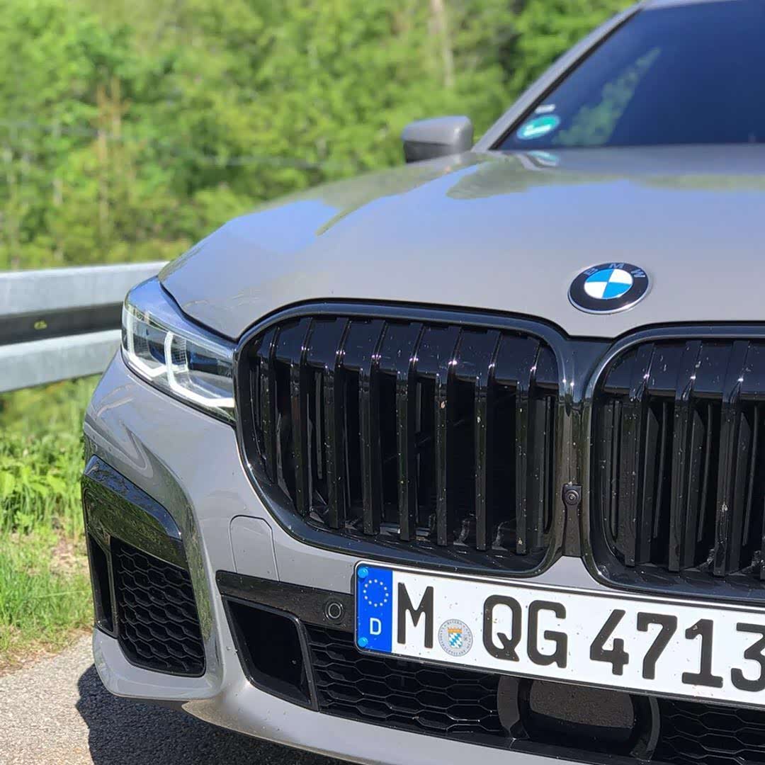 水泥灰这个颜色用在宝马7系上你觉得如何