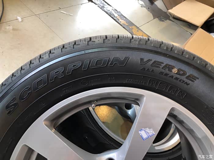 收保时捷macan原车轮胎一套 自用