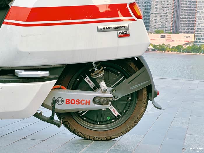 灰常电动车人间温柔骑行小牛nqi顶配电摩路过合肥初夏