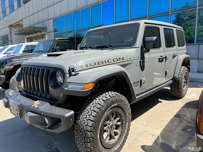 等待已久的牧马人天花板392他来了