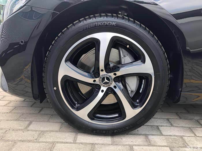 【图】为啥我在店里看的e300轮毂是这样的?_奔驰e级论坛_汽车之家论坛