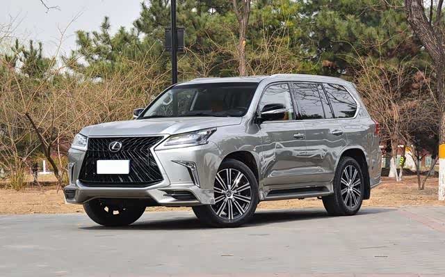 在越野性能方面lx570是丝毫不畏惧奔驰大g的三把锁