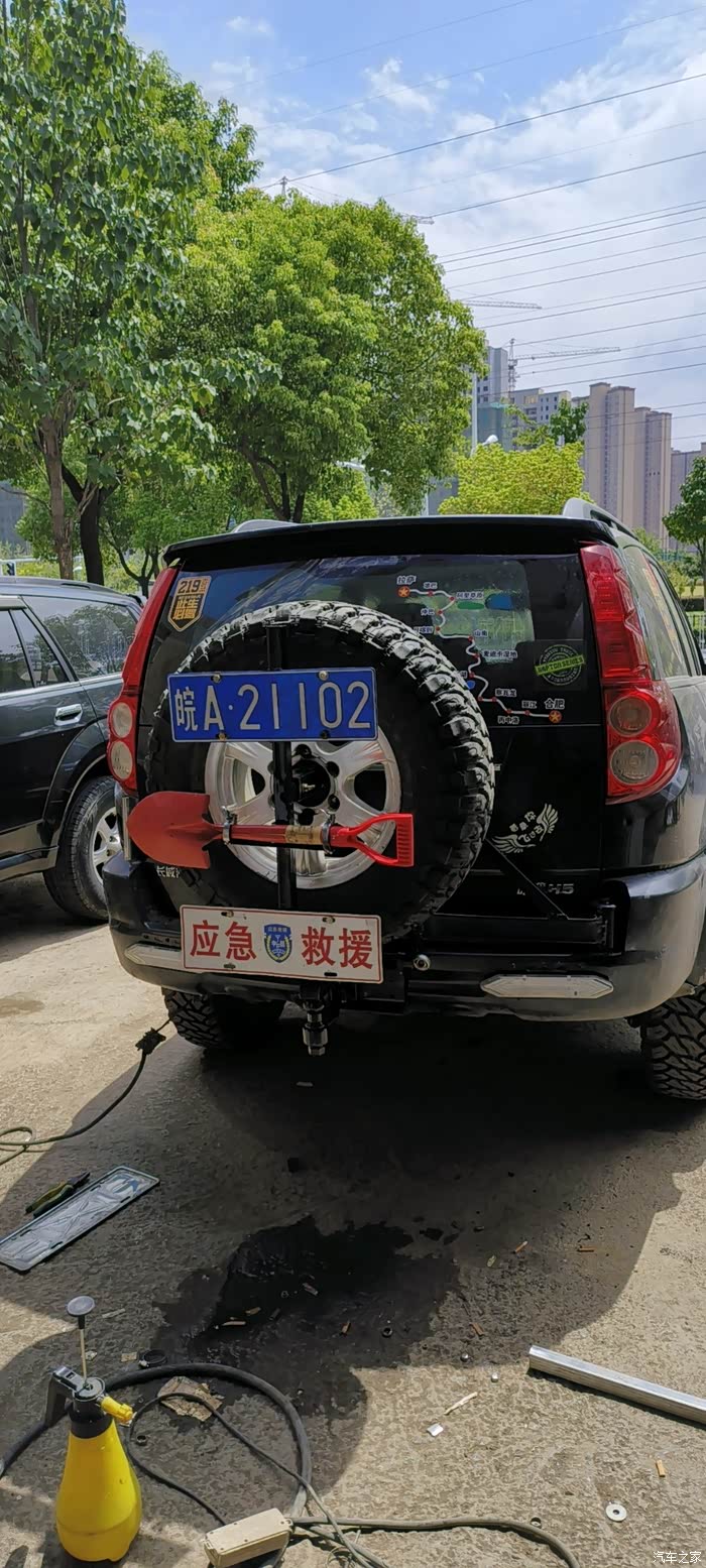 【图】哈弗h5后备胎架 一字杠改装!_哈弗h5经典论坛_汽车之家论坛