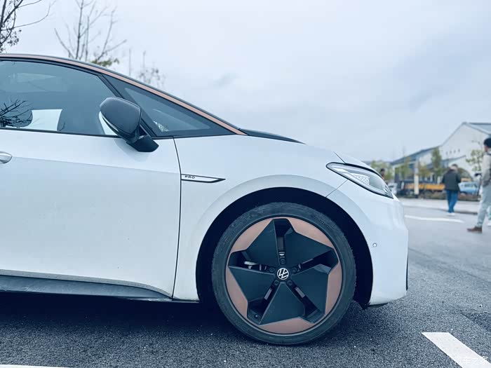 【图】id车上的4个usb type-c插座冲手机有啥区别?_大众id.