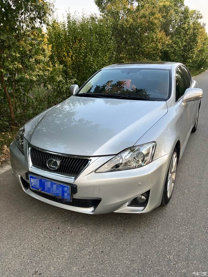 11年雷克萨斯is25025运动版9万多公里实表嘎嘎新