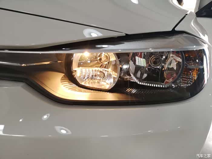 宝马316i卤素大灯升级led车灯透镜氙气灯天使眼让出行更加亮堂