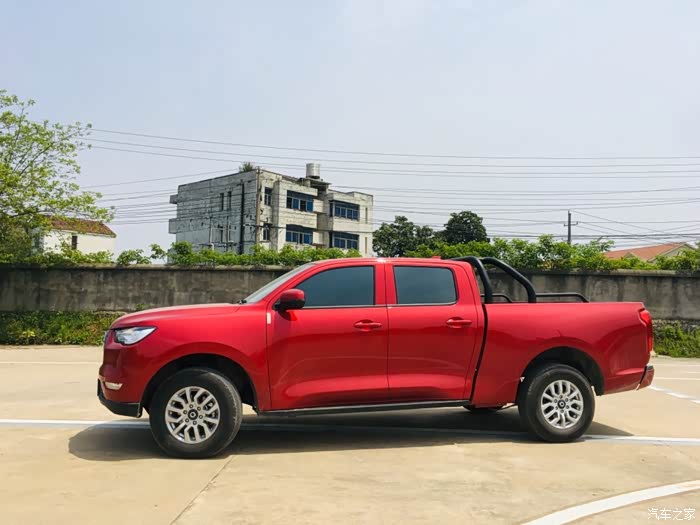 红色的长城炮出门就是焦点新颖的设计替代你全新的生活