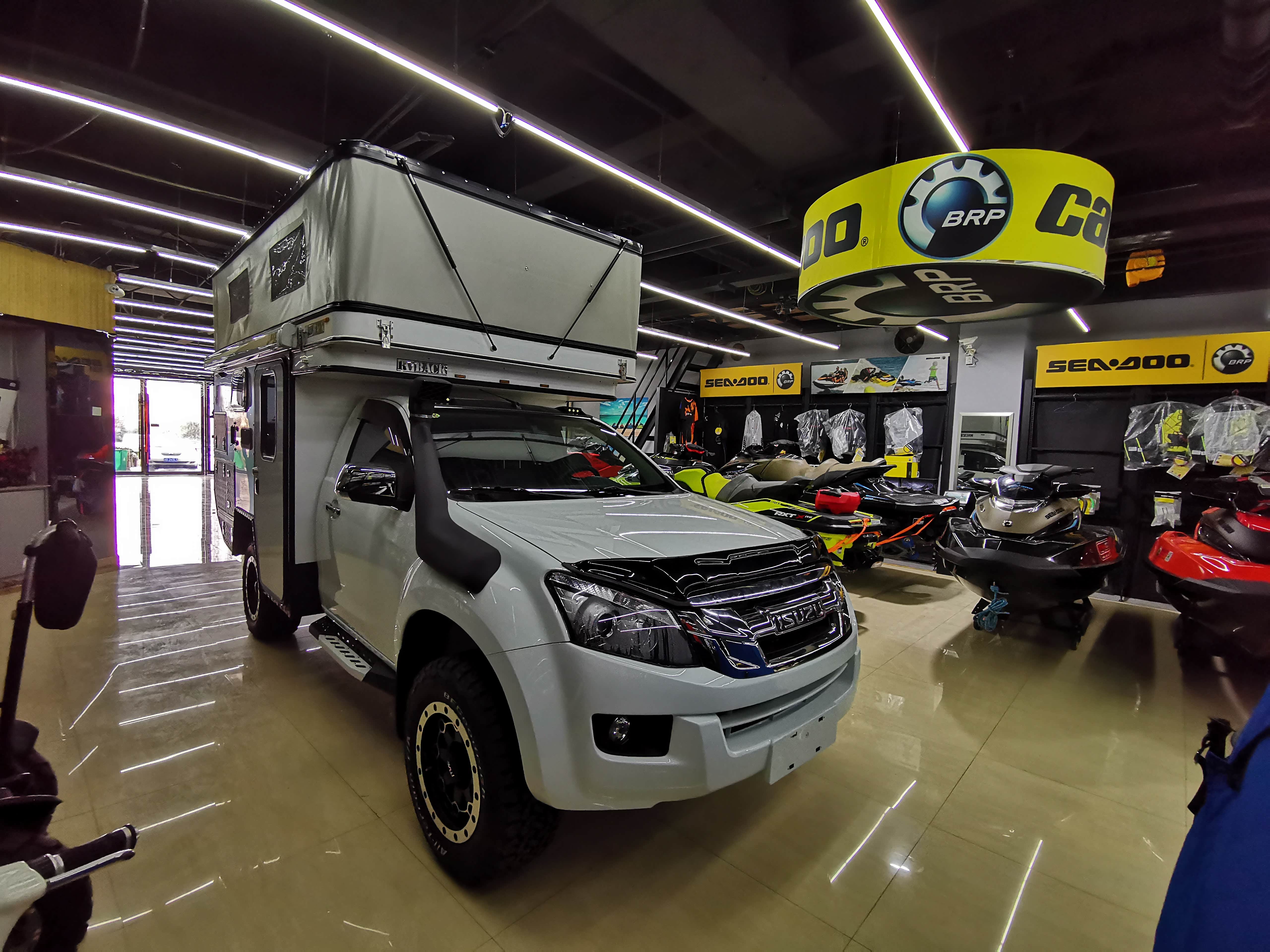 麦卡远征全国第一台五十铃d-max底盘重装启幕!