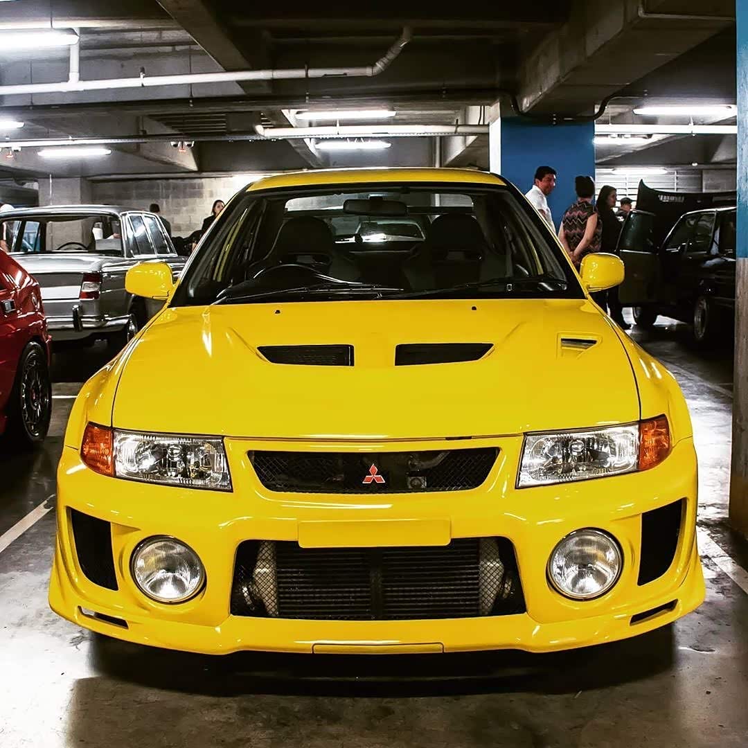 三菱evo 5 gsr黄色比较帅气.