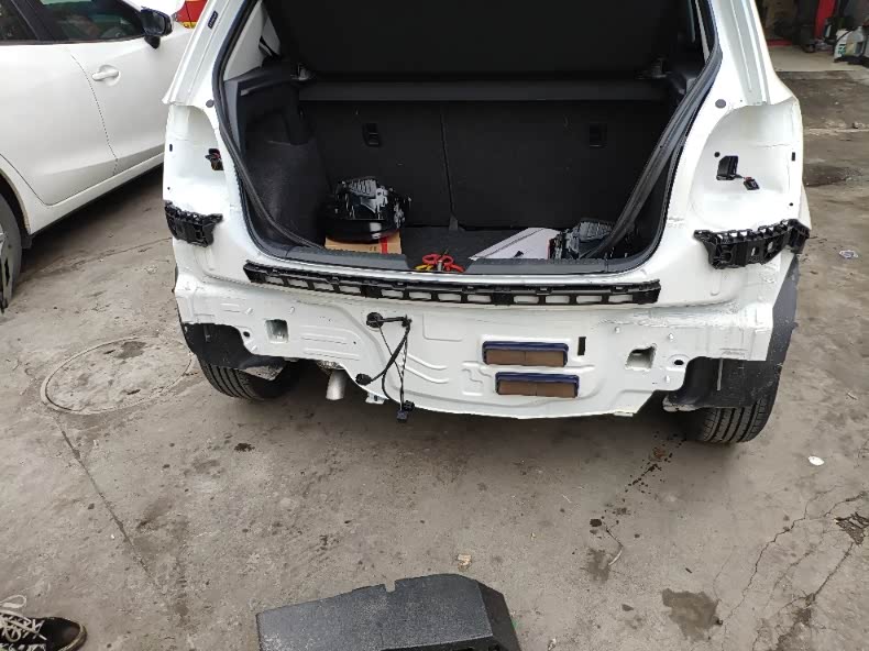 2018款polo后防撞梁加装