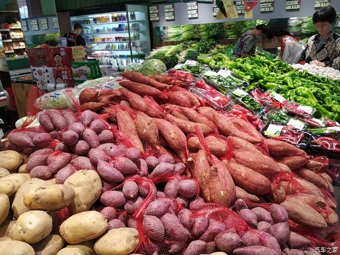 用车帖日常用车逛超市采购食材