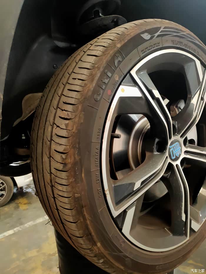 比亚迪汽车唐dm汽车轮胎太次了!