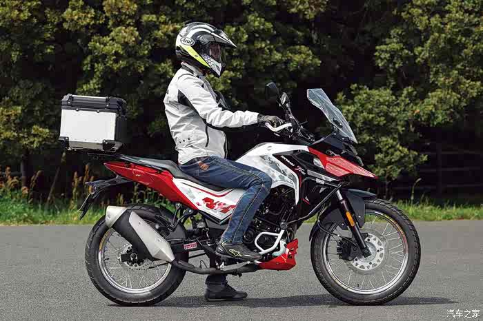 小排量冷门adv摩托三阳nht200详解单缸水冷18马力配双通道abs