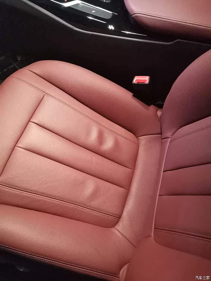 【图】3个月座椅真皮褶皱是否正常?_宝马5系论坛_汽车之家论坛