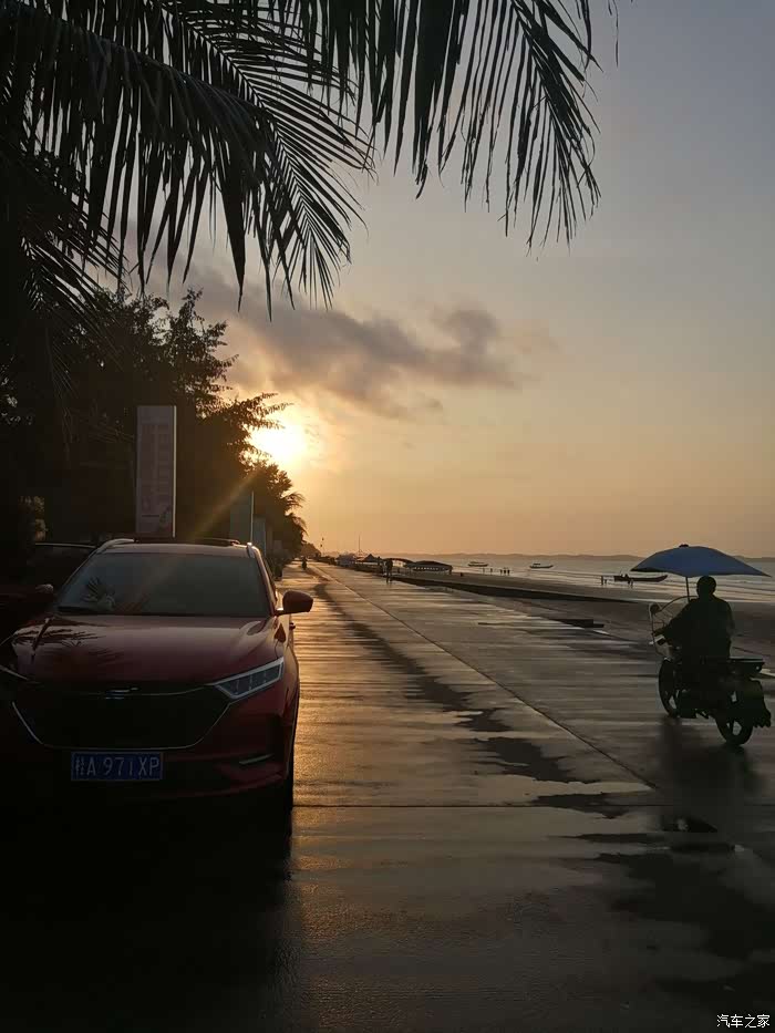 最靓的仔开着最靓的车去看海