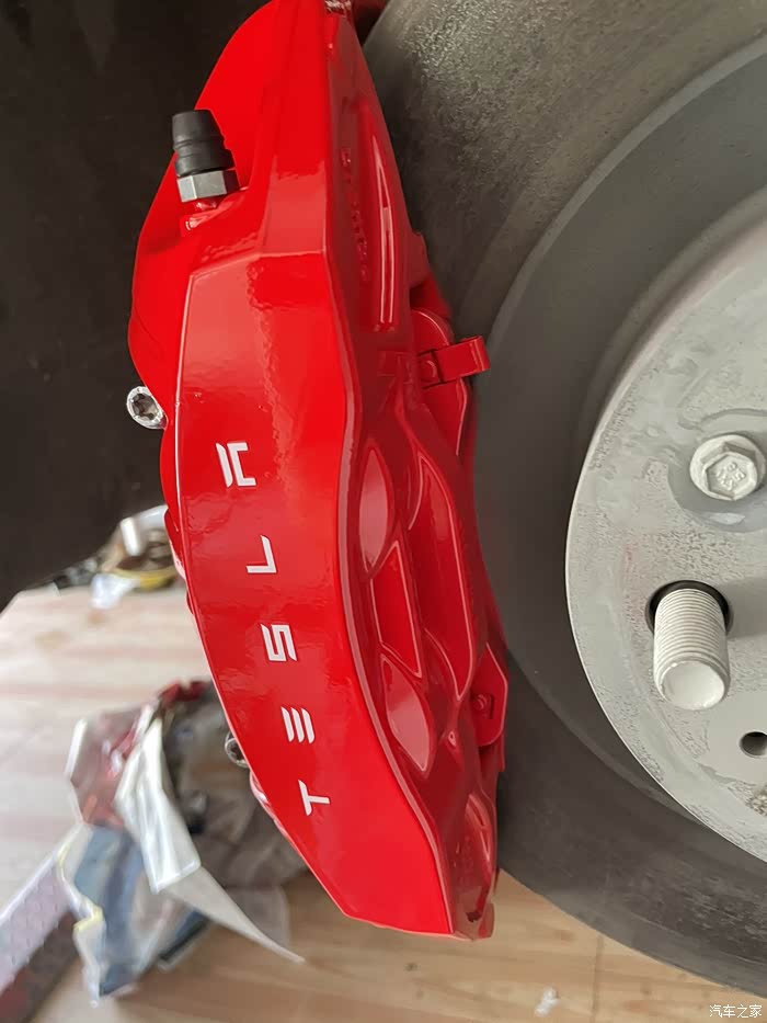 特斯拉喷卡钳改色